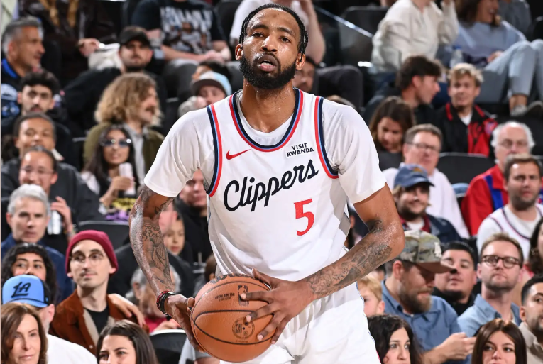 进攻端后卫球权防守端疲于奔命，快船锋线大将真是打得太吃力了？